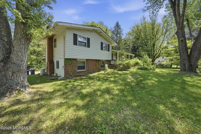 58 Vanderveer Road, Howell, NJ 07728