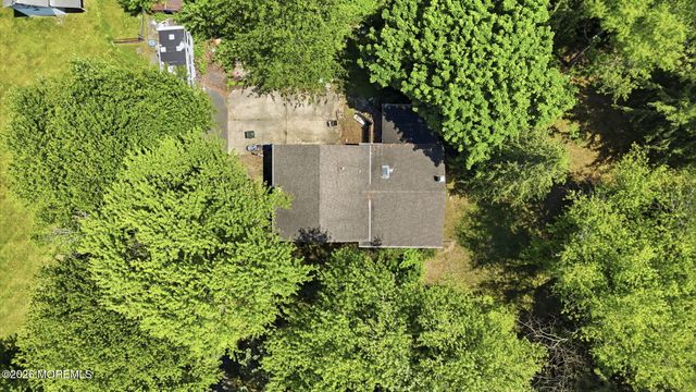 58 Vanderveer Road, Howell, NJ 07728