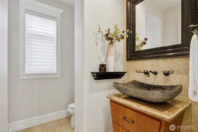 217 7th Avenue W, Kirkland, WA 98033