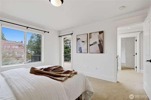 217 7th Avenue W, Kirkland, WA 98033