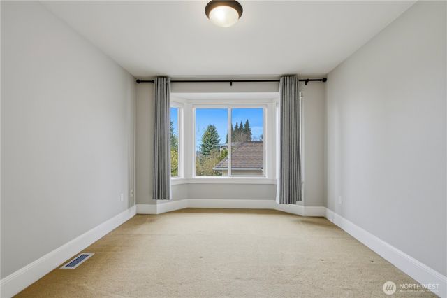 217 7th Avenue W, Kirkland, WA 98033