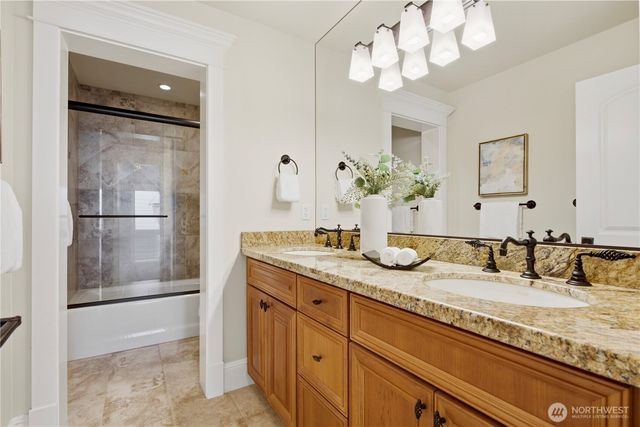 217 7th Avenue W, Kirkland, WA 98033