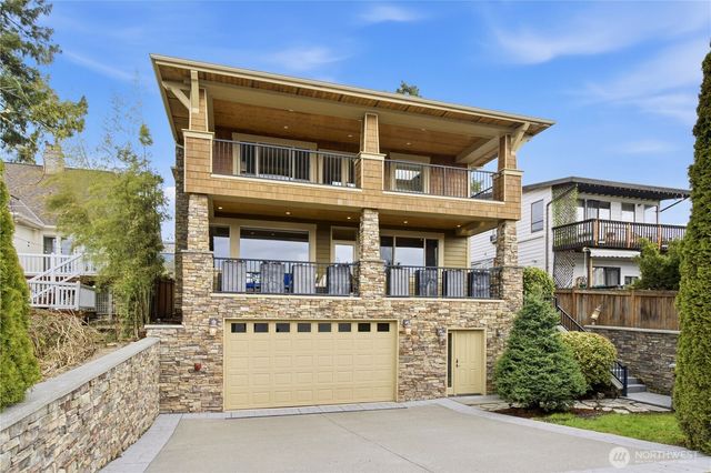 217 7th Avenue W, Kirkland, WA 98033