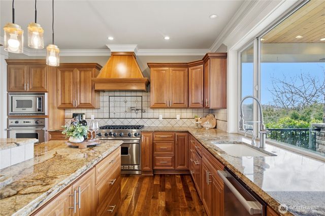 217 7th Avenue W, Kirkland, WA 98033