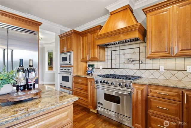 217 7th Avenue W, Kirkland, WA 98033