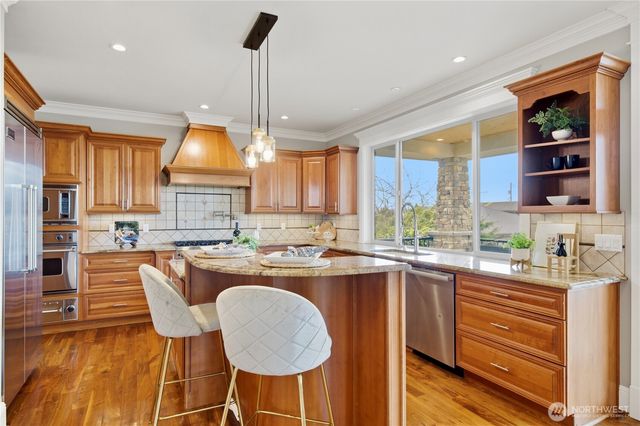 217 7th Avenue W, Kirkland, WA 98033