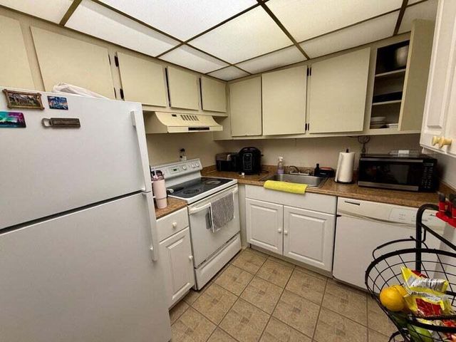 2000 Springdale Boulevard 102, Palm Springs, FL 33461