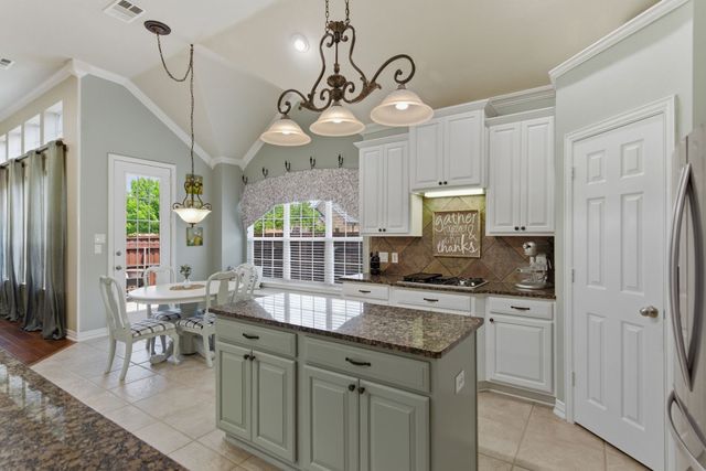 2258 Crowbridge Drive, Frisco, TX 75033