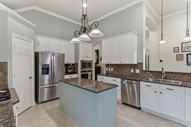 2258 Crowbridge Drive, Frisco, TX 75033