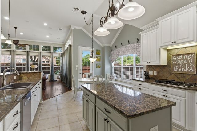 2258 Crowbridge Drive, Frisco, TX 75033