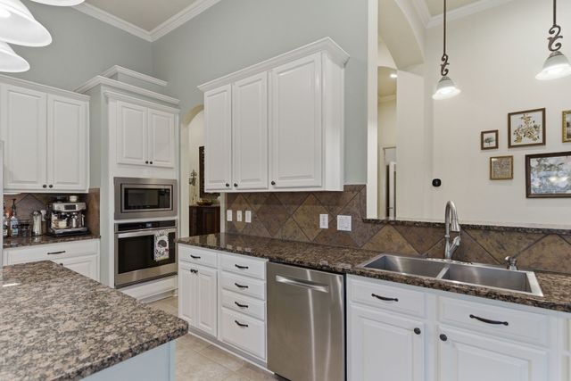 2258 Crowbridge Drive, Frisco, TX 75033