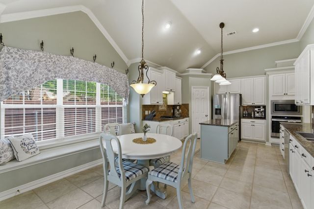 2258 Crowbridge Drive, Frisco, TX 75033