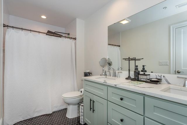 15 Audubon Way 15, Canton, MA 02021