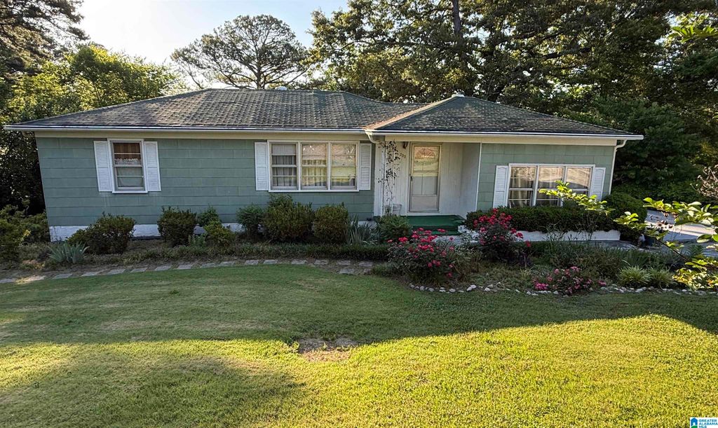 233 IRIS DRIVE, Gardendale, AL 35071