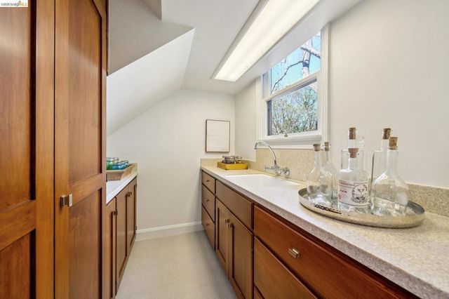 15 Blair Ave, Piedmont, CA 94611