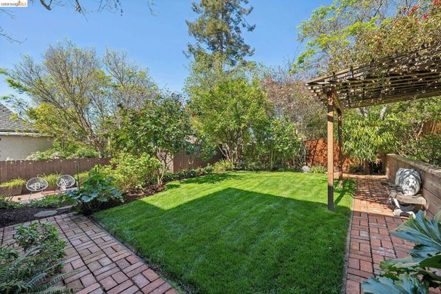 15 Blair Ave, Piedmont, CA 94611