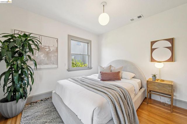 15 Blair Ave, Piedmont, CA 94611