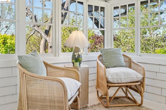 15 Blair Ave, Piedmont, CA 94611