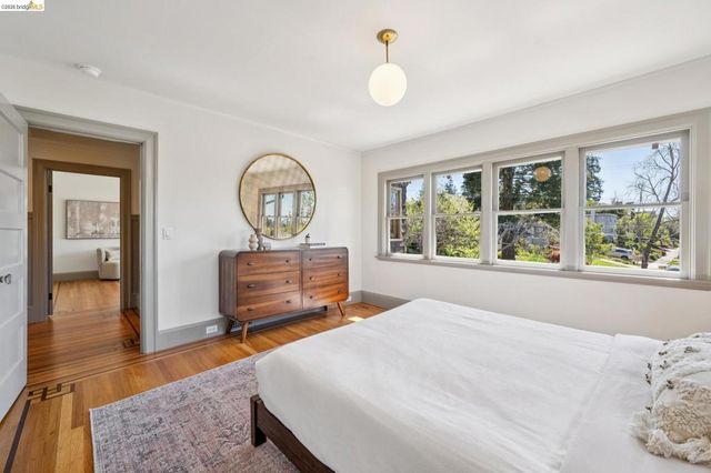 15 Blair Ave, Piedmont, CA 94611