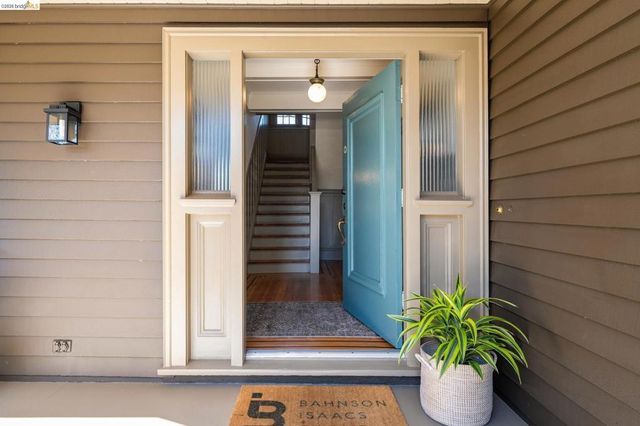 15 Blair Ave, Piedmont, CA 94611