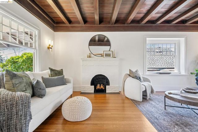 15 Blair Ave, Piedmont, CA 94611