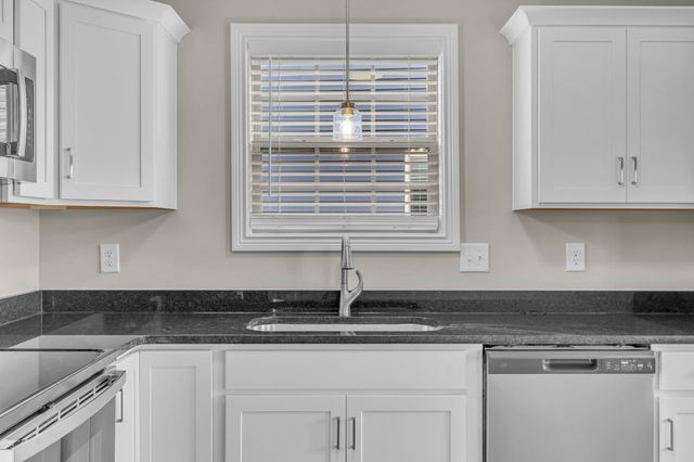 27 Echo Ridge, Oak Grove, KY 42262