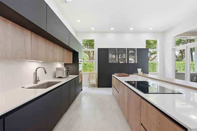 2517 Provence Circle, Weston, FL 33327