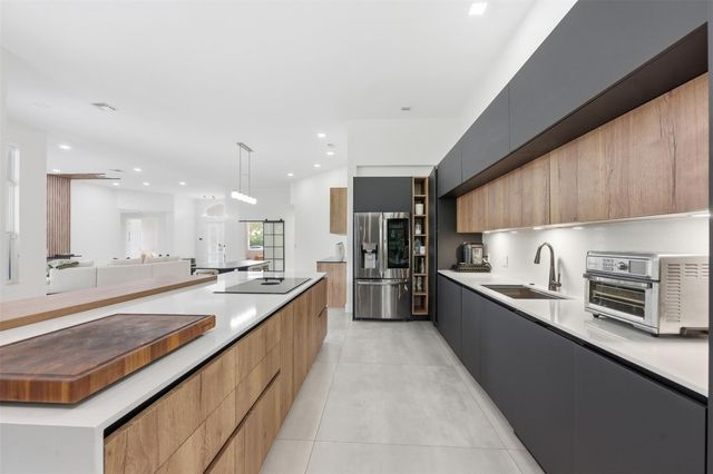 2517 Provence Circle, Weston, FL 33327