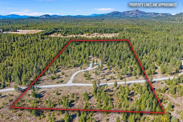 555 Happy Trails Ln, Newport, WA 99146