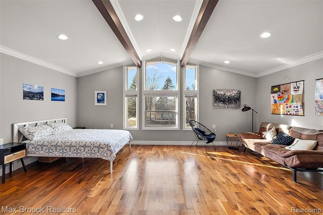 5645 Eastman Boulevard, West Bloomfield, MI 48323