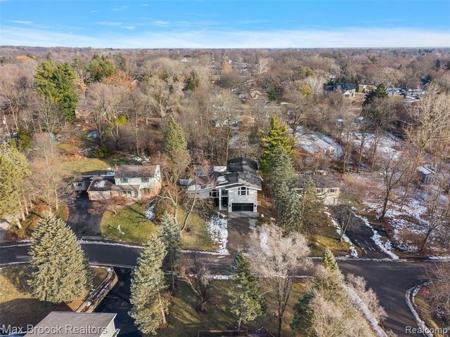 5645 Eastman Boulevard, West Bloomfield, MI 48323