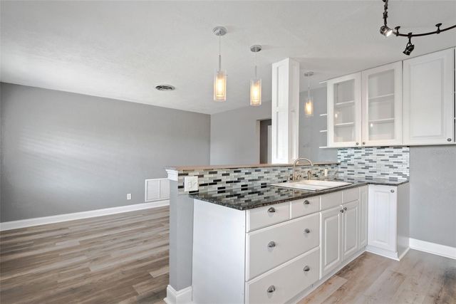 1230 70TH STREET N, St Petersburg, FL 33710