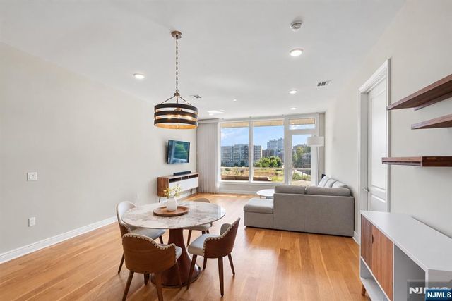 3 Somerset Lane 504, Edgewater, NJ 07020