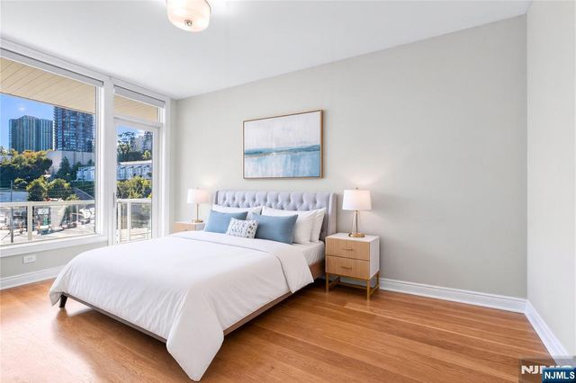 3 Somerset Lane 504, Edgewater, NJ 07020