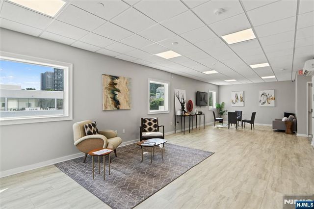 3 Somerset Lane 504, Edgewater, NJ 07020