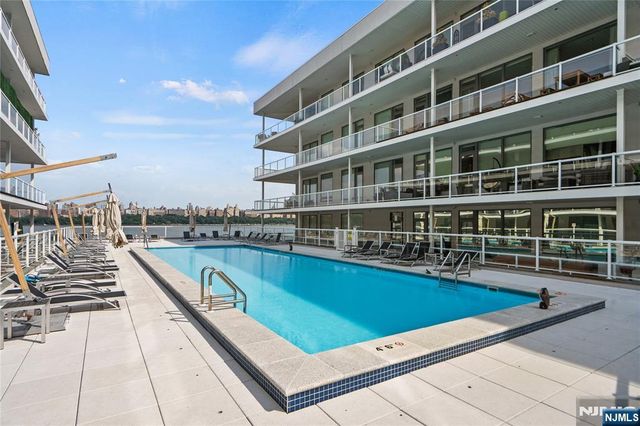3 Somerset Lane 504, Edgewater, NJ 07020