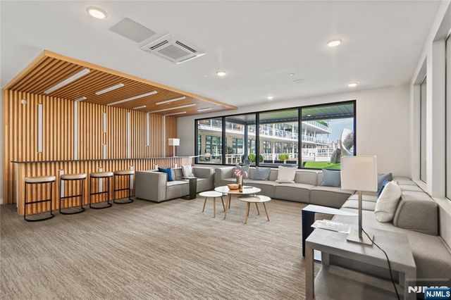 3 Somerset Lane 504, Edgewater, NJ 07020