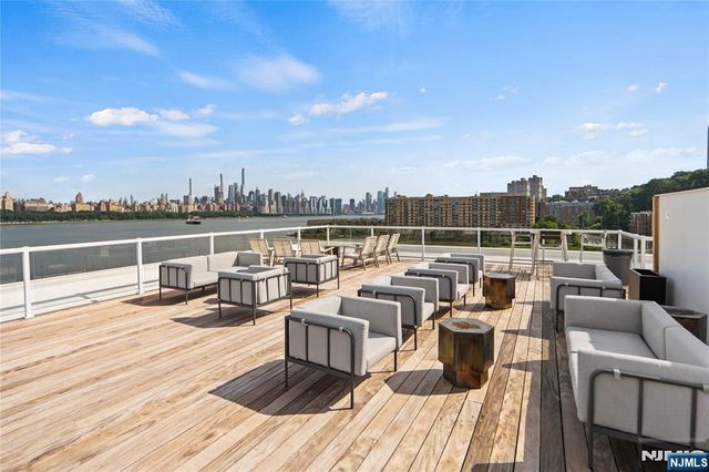 3 Somerset Lane 504, Edgewater, NJ 07020