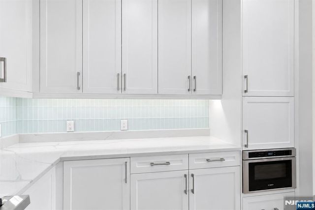 3 Somerset Lane 504, Edgewater, NJ 07020