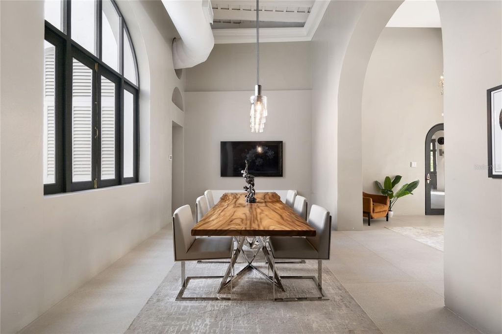 Image 11 of property listing at 255 RECINTO SUR, San Juan, PR 00901