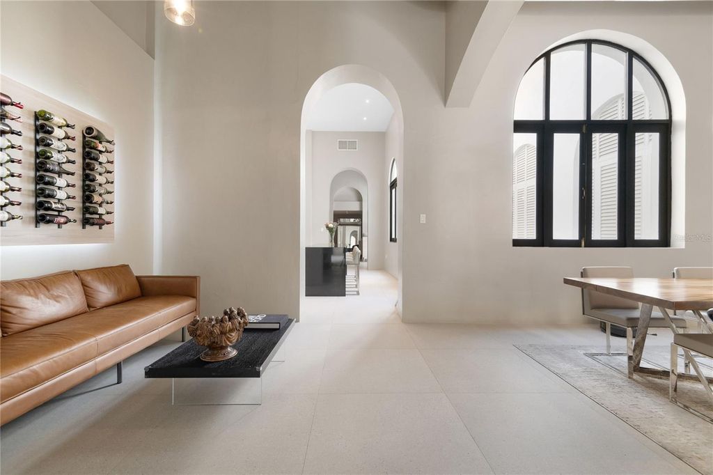 Image 14 of property listing at 255 RECINTO SUR, San Juan, PR 00901