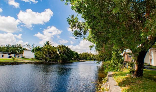 18388 NW 75th Psge 2603, Hialeah, FL 33015