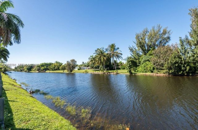 18388 NW 75th Psge 2603, Hialeah, FL 33015