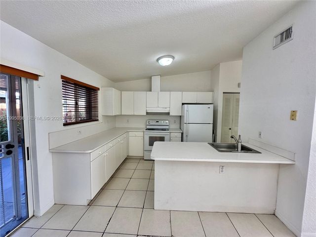 18388 NW 75th Psge 2603, Hialeah, FL 33015