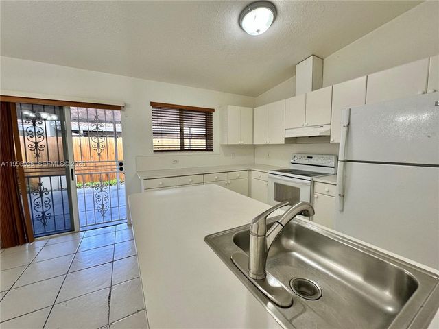18388 NW 75th Psge 2603, Hialeah, FL 33015
