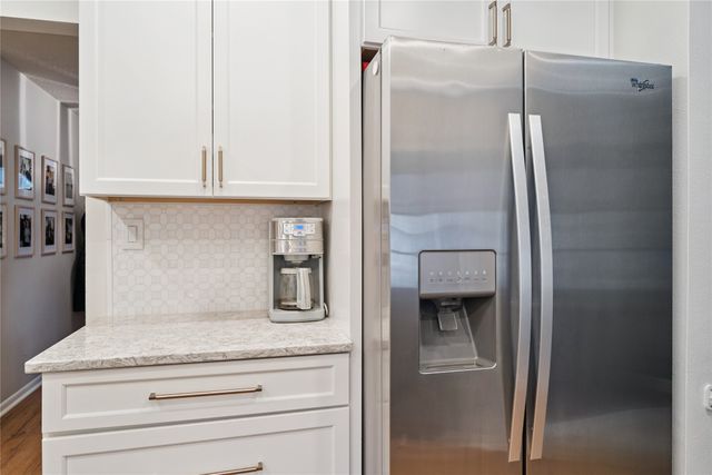 2816 Giles Street, West Des Moines, IA 50265