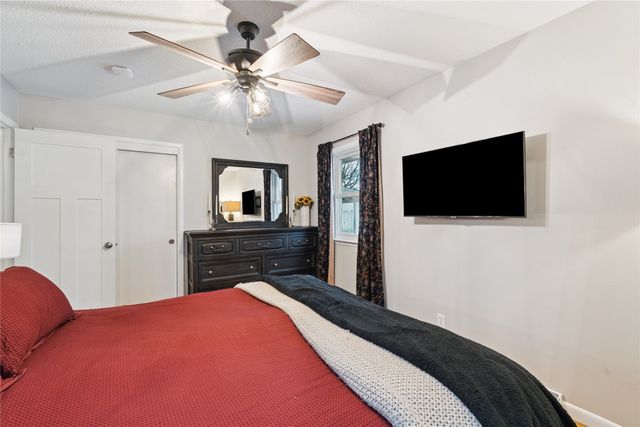 2816 Giles Street, West Des Moines, IA 50265