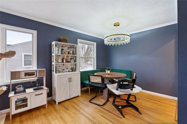 2816 Giles Street, West Des Moines, IA 50265