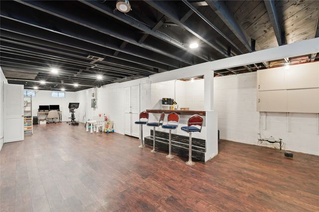 2816 Giles Street, West Des Moines, IA 50265