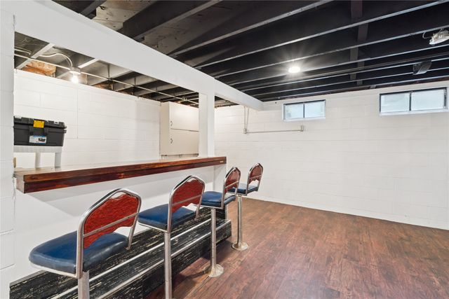 2816 Giles Street, West Des Moines, IA 50265